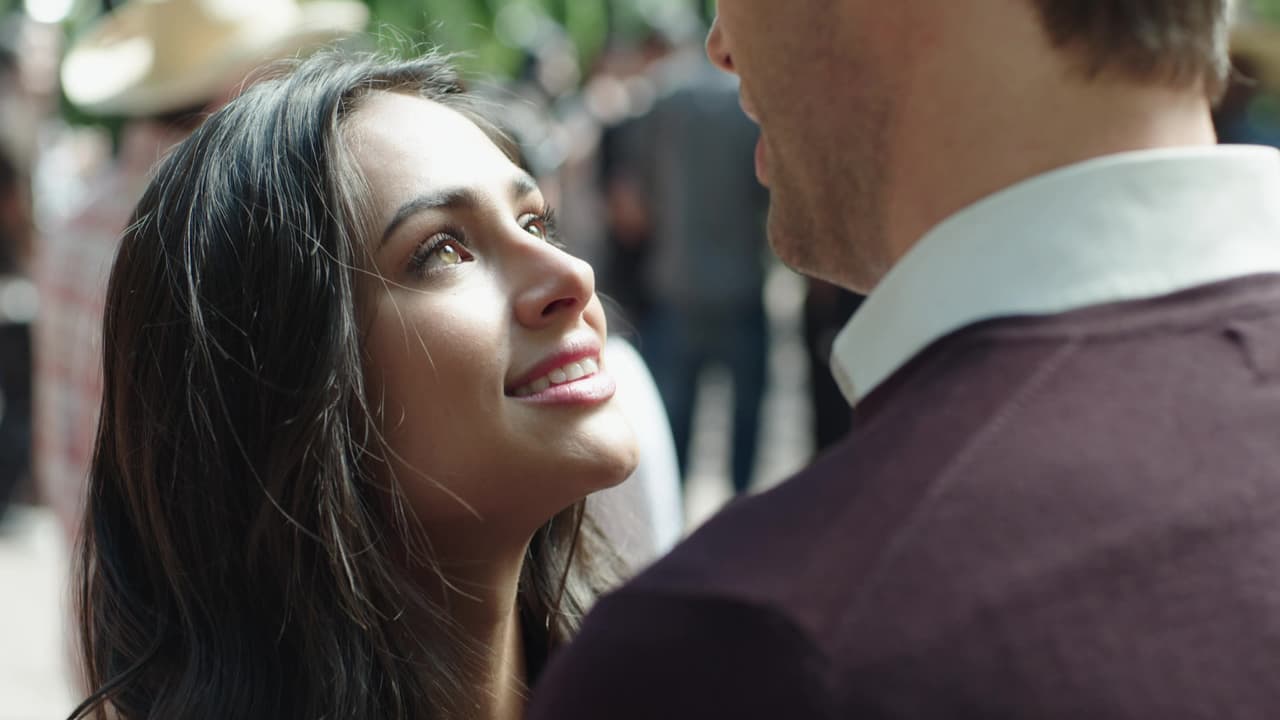 Así que ella tomó la iniciativa y lo sacó a bailar, pese a la negativa de él.