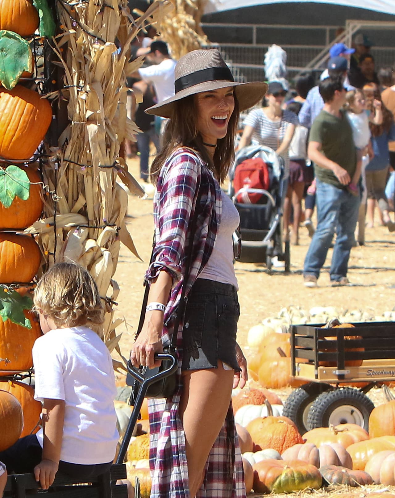 Porque aún le queda mucho por dar a la bella brasileña Alessandra Ambrosio.