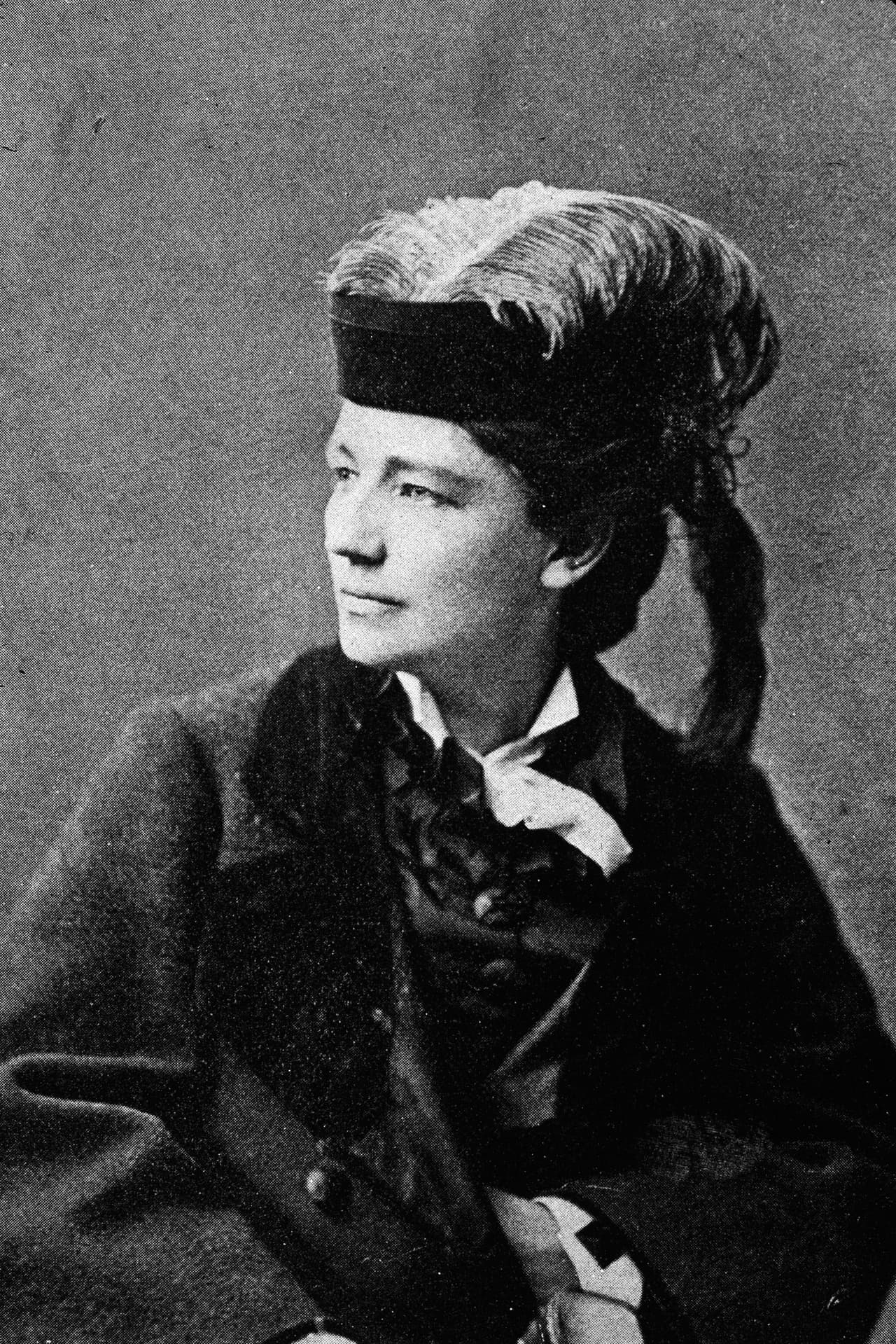<b>La primera candidata: Victoria Claflin Woodhull (1838 - 1927).</b> Fue la primera mujer en presentar su candidatura para la presidencia de los Estados Unidos, en 1872 por el partido Equal Rights. Fue activista a favor de los derechos de las mujeres y de las reformas laborales.