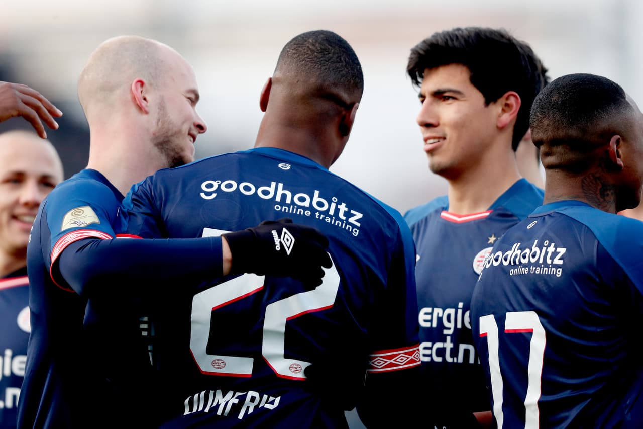 En fotos: PSV Eindhoven tropieza con empate contra Emmen pero se salva en la Eredivisie