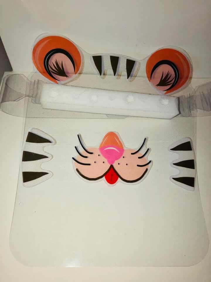 Desde entonces la niña de 10 años no ha parado y ya tiene más de 300 diseños.