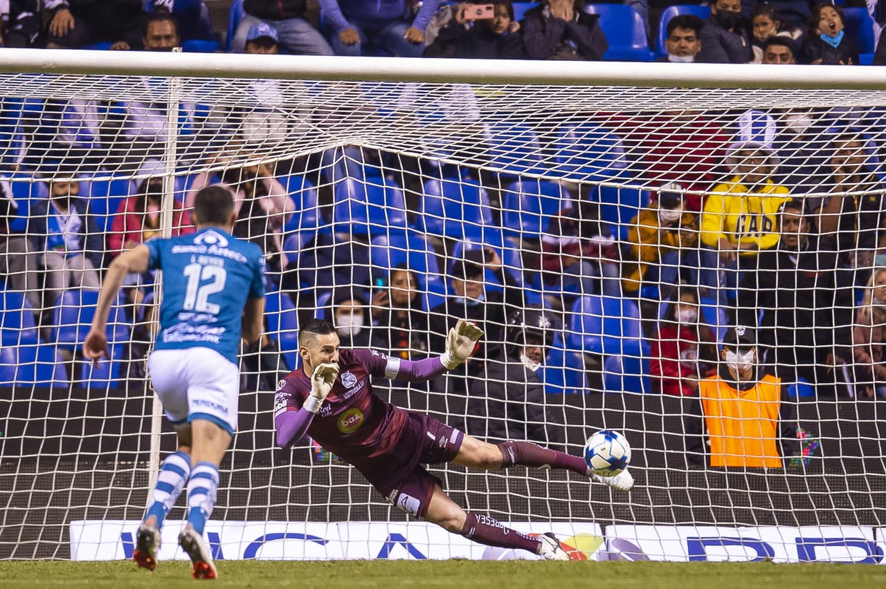 Puebla es más líder que nunca y Rayados de Monterrey sigue sin recuperarse del duro fracaso en el Mundial de Clubes y ahora deambula en el Grita México 2022.