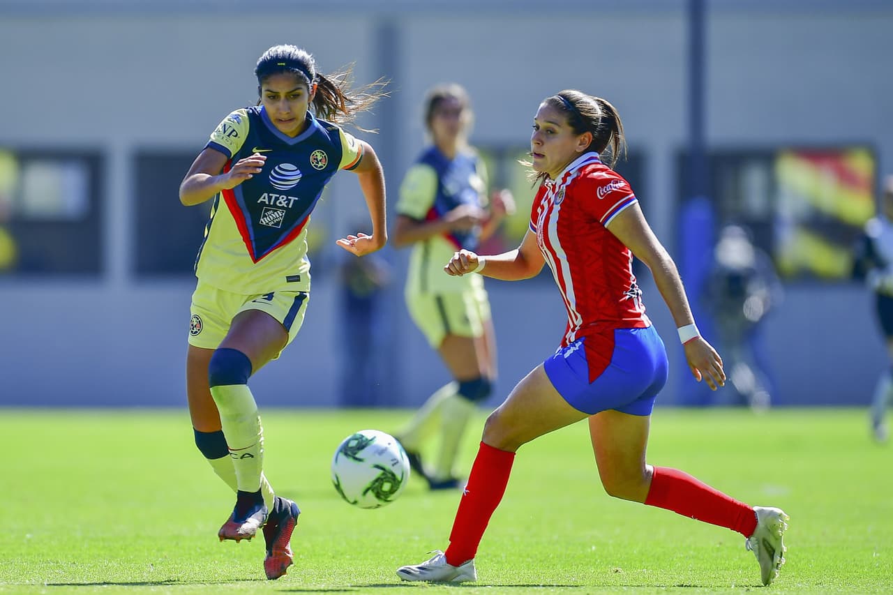 El rebaño tuvo oportunidades de gol, pero no concretaron. El tanto cayó de una jugada prefabricada para que Casandra Cuevas clavara el balón al fondo de la red con un firme testarazo.