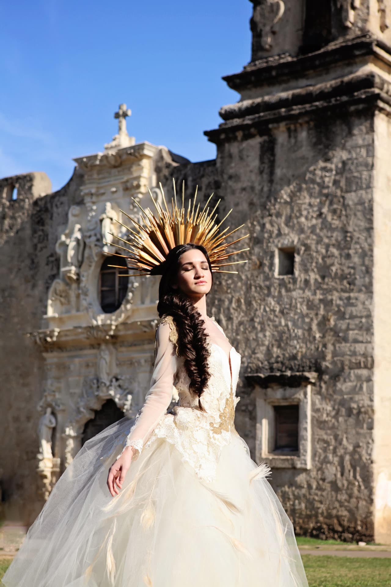 Las modelos Katherine Tirado y Dannie McCallum usaron accesorios diseñados por Verónica Vivanco.