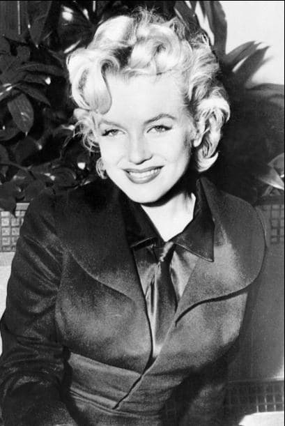 Sin embargo los rumores sobre un romance con la diva Marylin Monroe siempre estuvieron muy fuertes, aunque él nunca lo aceptó. A ella también se le relacionó sentimentalmente con John F. Kennedy.