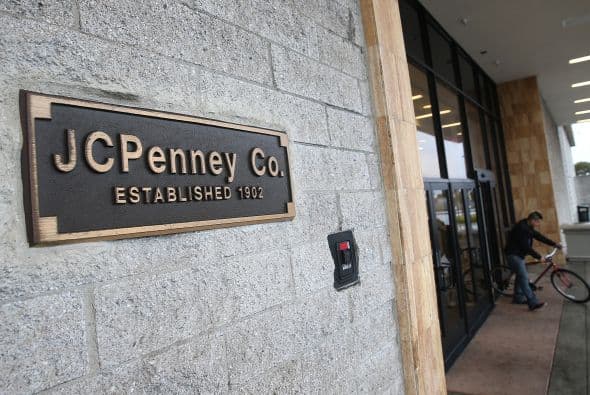 JC PENNEY. Con un siglo de edad, esta cadena de grandes almacenes lleva una importante racha de cierre de tiendas y recorte de puestos de empleo.