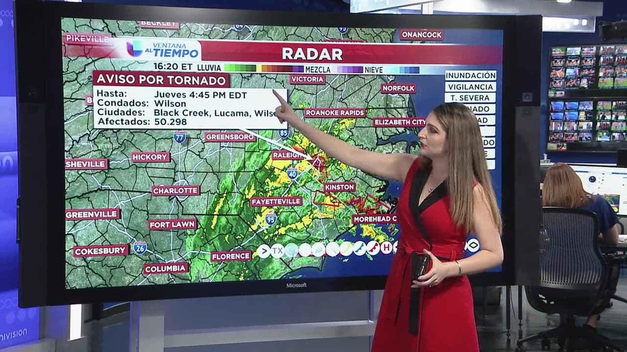 Tornado toca tierra en condado de Carolina del Norte
