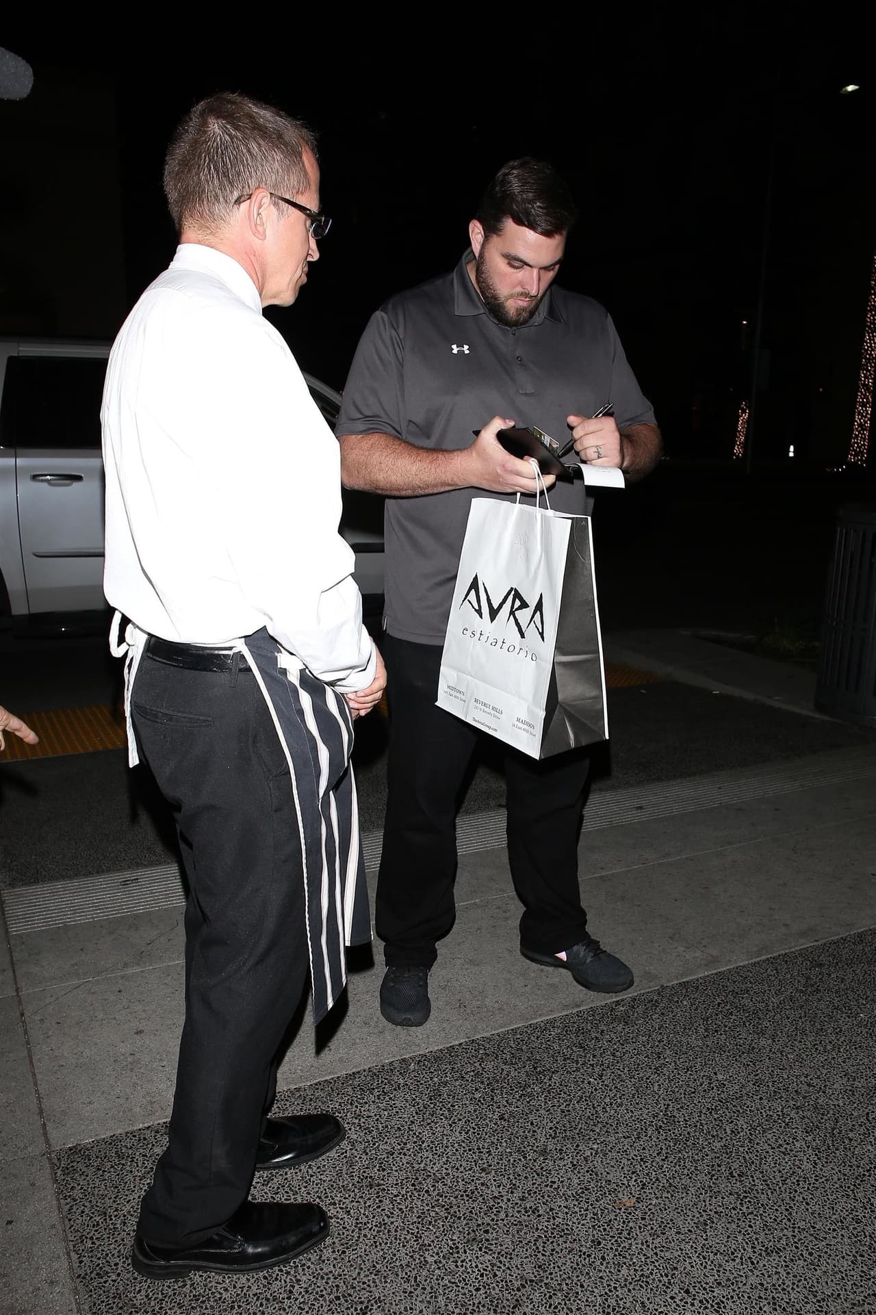 Y el fue
<b>el guardaespaldas de JLo</b> quien se encargó de resolver el asunto.