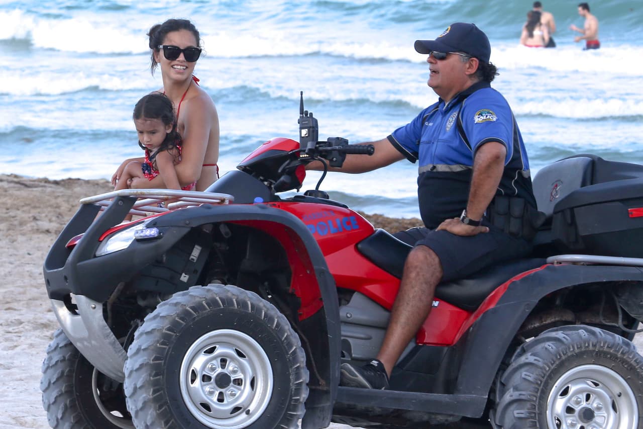 Ella se mostró siempre muy sonriente.