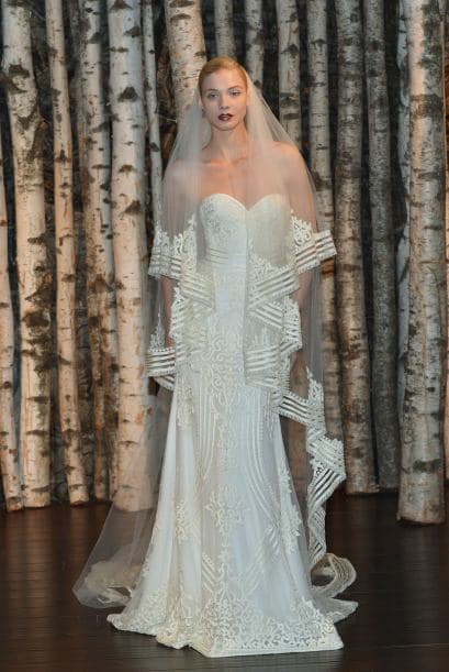 Si ya estás preparando tu boda, mira los mejores vestidos que presentaron en el Fashion Week para novias con las tendencias del próximo año. Aquí los mejores modelos del diseñador Naeem Kahn.