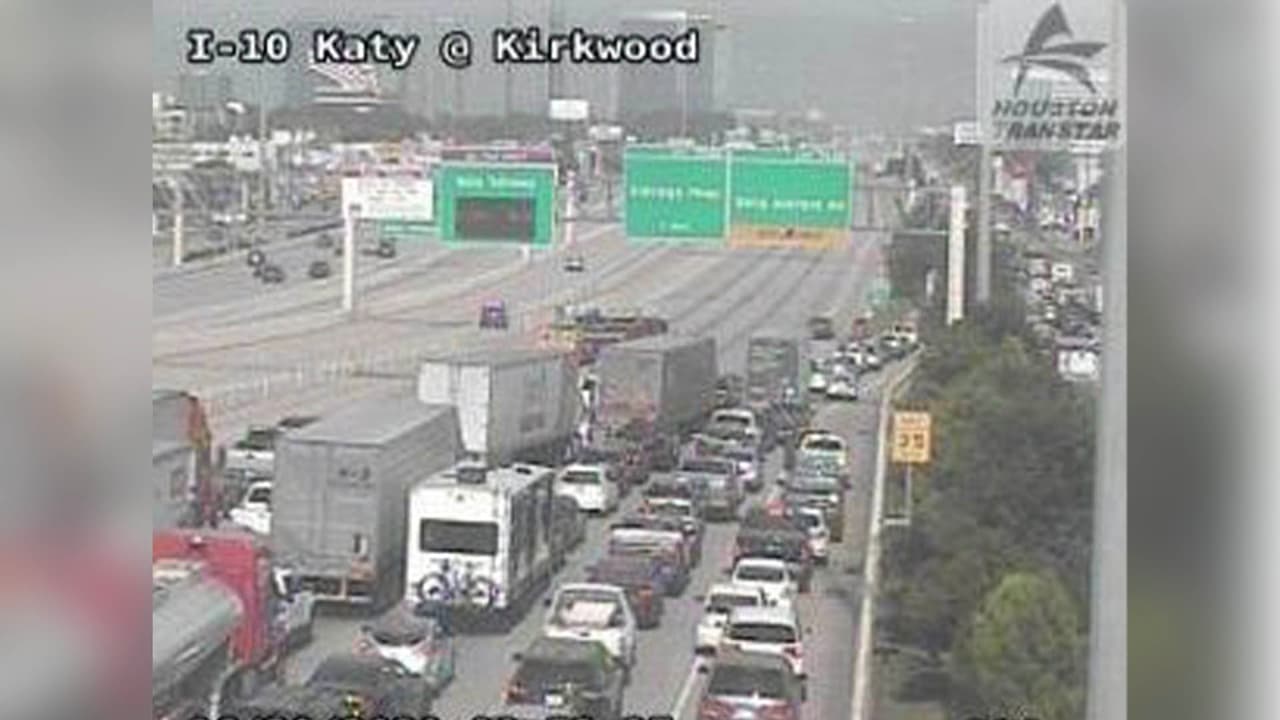 Cierran tramo de la autopista I-10 Katy hacia el oeste tras un choque