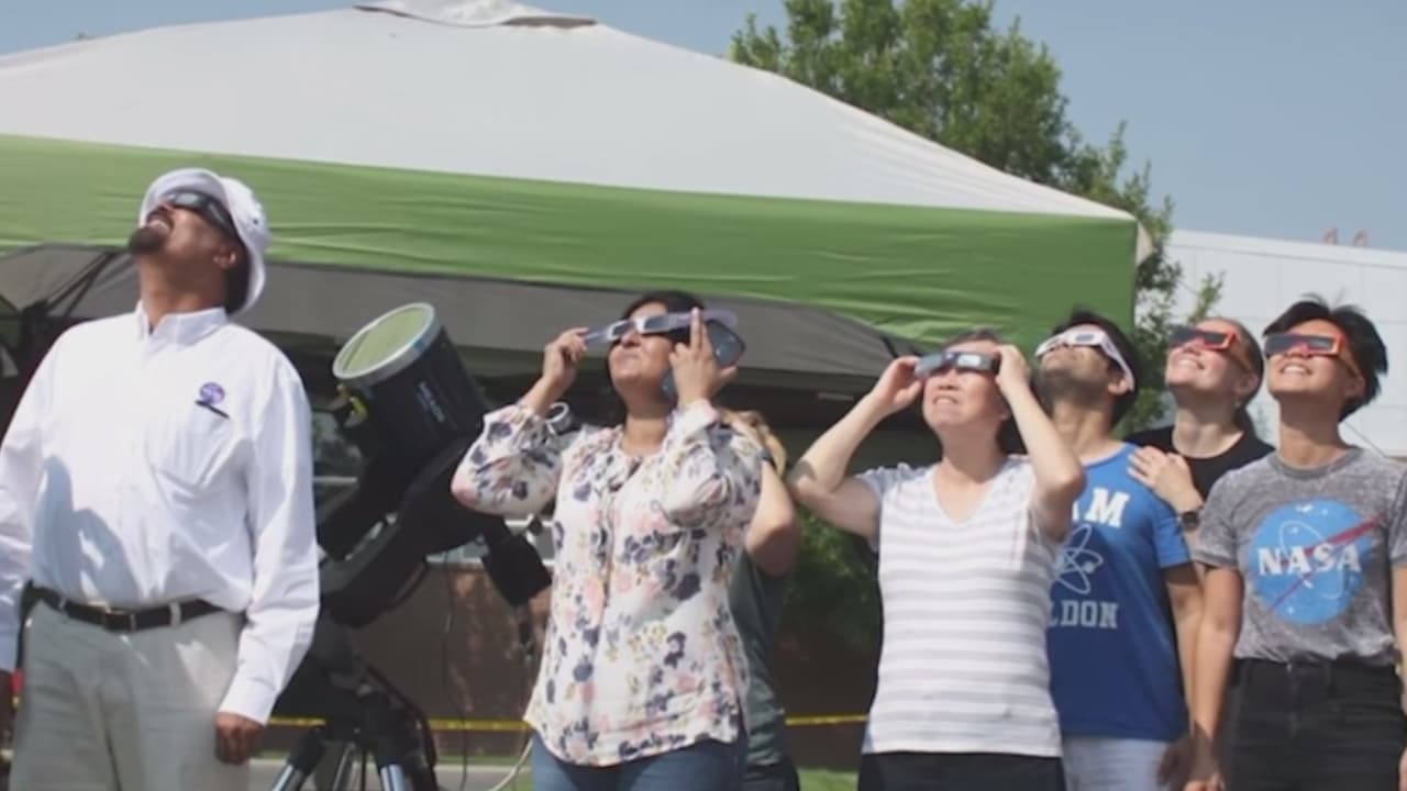 ¿Qué hacer si estoy conduciendo durante el eclipse solar 2024? Autoridades explican 