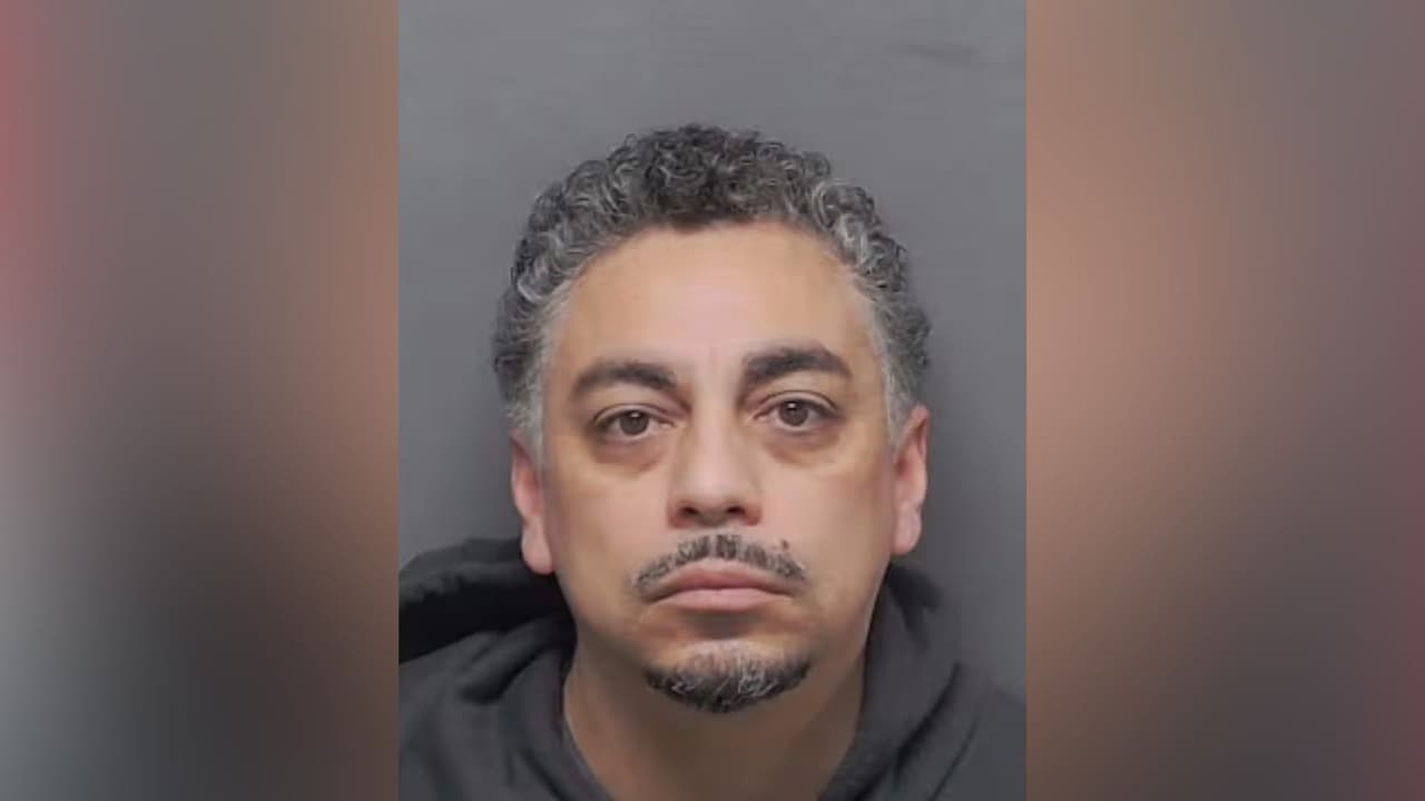 Arrestan a maestro de McCollum por agresión sexual a menor; ya había sido denunciado antes