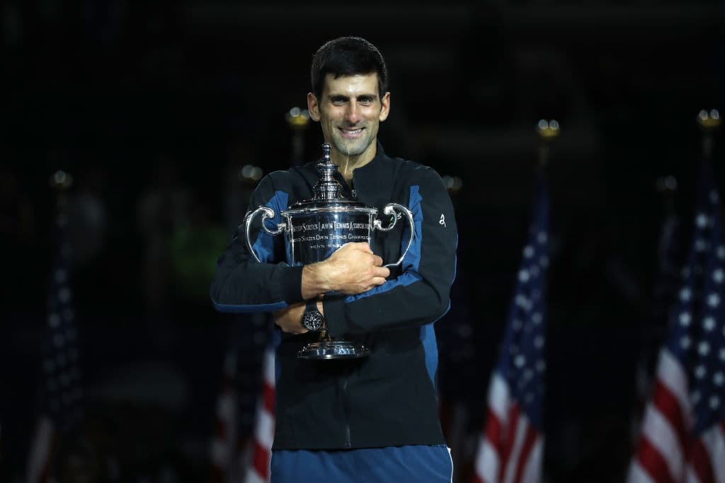El serbio Novak Djokovic, sexto cabeza de serie, venció 6-3, 7-6 (4) y 6-3 al argentino Juan Martín del Potro, tercer favorito, en la final masculina y se proclamó nuevo campeón del US Open de tenis.