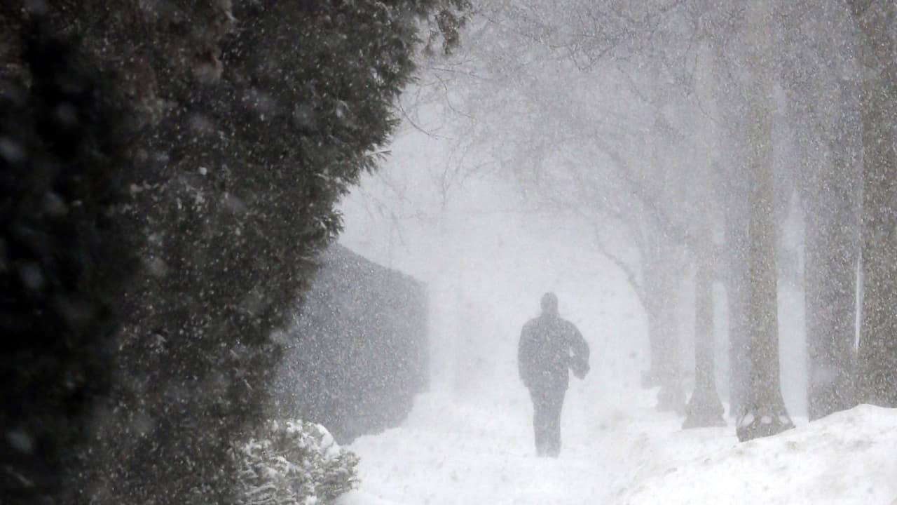 Centros de calentamiento ante bajas temperaturas en Chicago, Condado de Cook y Aurora