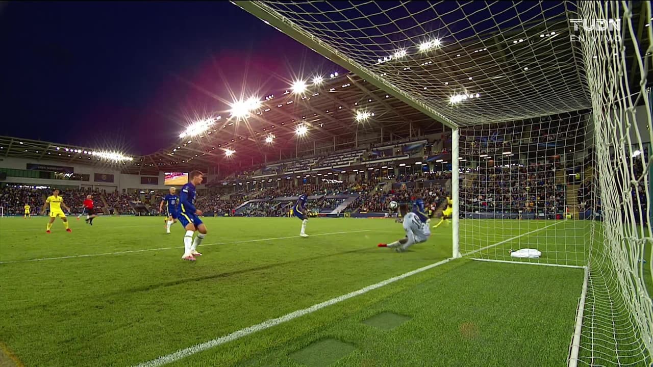 ¡TIRO ATAJADO! disparo por Pervis Estupiñán.