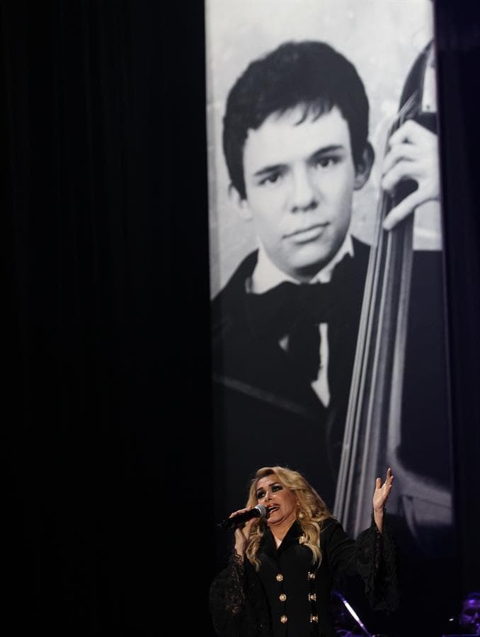 Posteriormente, el público asistente se deleitó con las actuaciones de más de 20 artistas entre los que destacan Dulce, La única Internacional Sonora Santanera, Mon Laferte, Yuri, Paty Cantú, Erick Rubín, Jorge Muñiz, Pandora y Kalimba, entre otros.