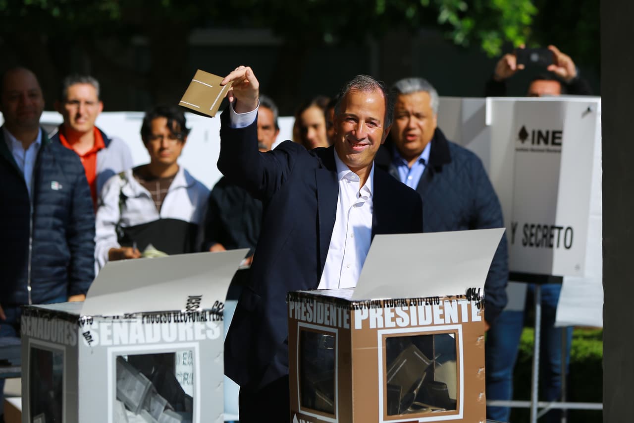 Luego de sufragar llamó a los mexicanos a hacer lo mismo "en reflexión y conciencia”.