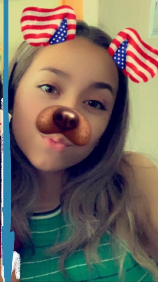 Esta jovencita empezó su primer día como freshmen en la High School de Dinuba.