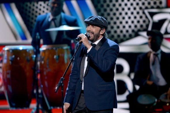 Para este afamado intérprete de la bachata, Nora ha sido su gran inspiracióin, y sus canciones de amor van dedicadas a ella.