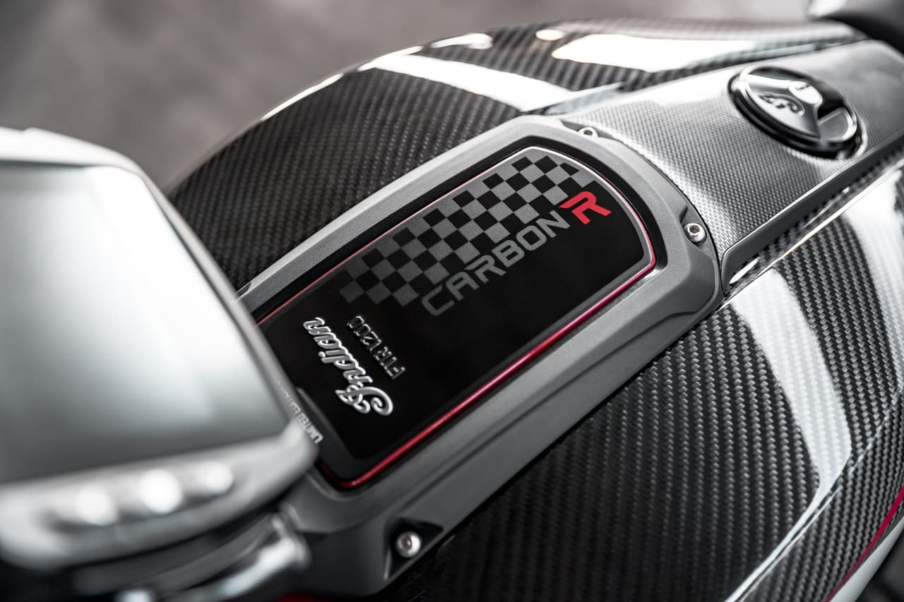 Indian FTR R Carbon 2022