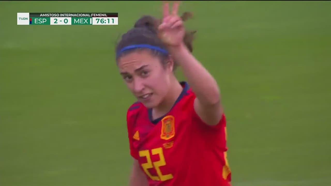 ¡La zaga de México se durmió! Nahikari García anota el 2-0 de España