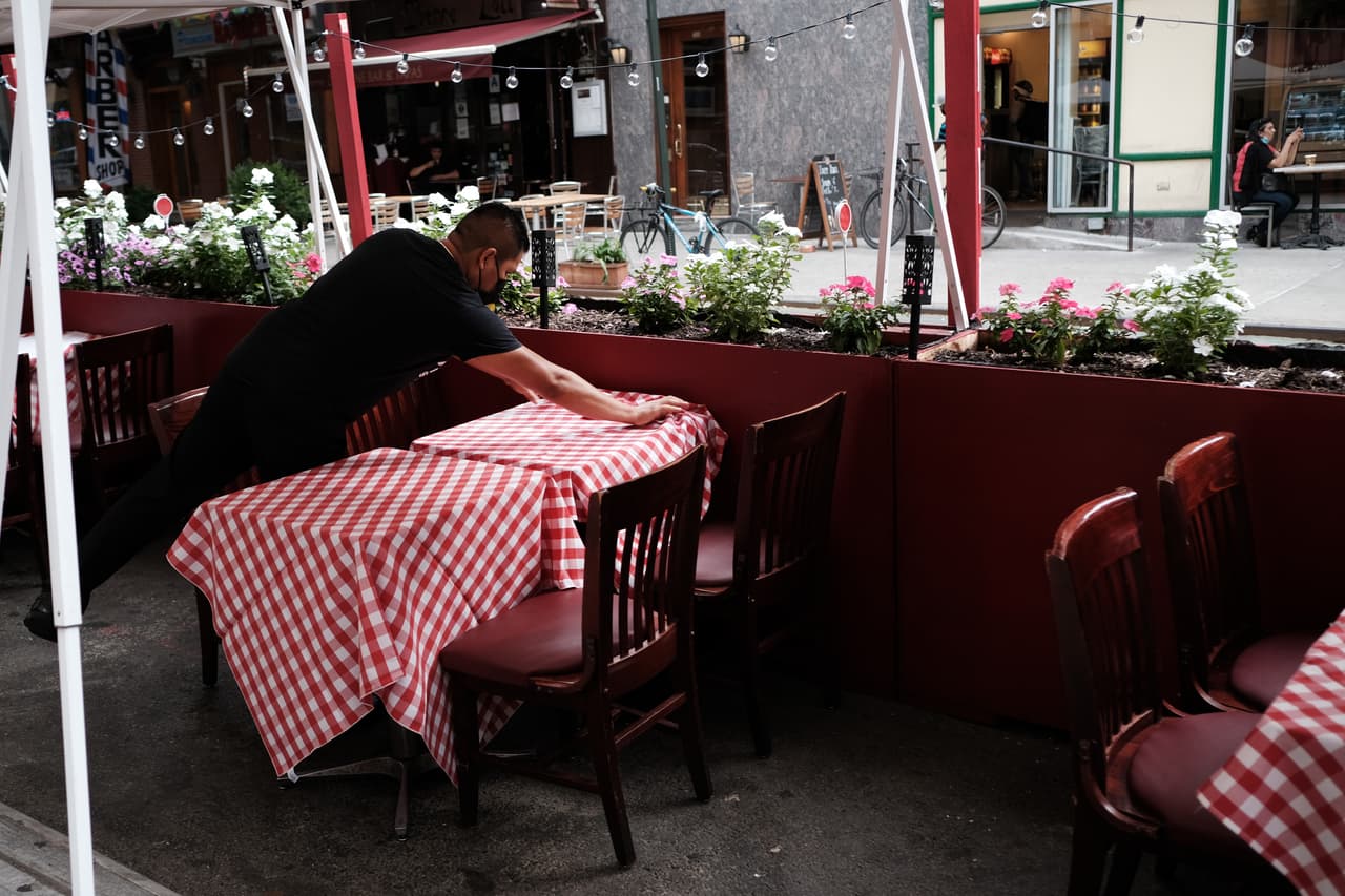 Cerca del 90% de los restaurantes de NYC no pudieron pagar la renta completa en agosto, revela encuesta 