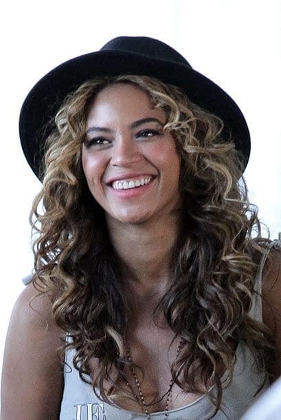 Entre el top ten, en el puesto 9º, se halla también su colega, Beyonce Knowles.