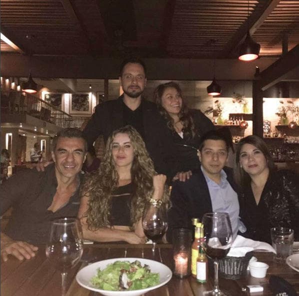 <b><a href="http://www.univision.com/temas/adrian-uribe">Adrián Uribe</a></b> y 
<b>Candela Márquez </b>cierran esta lista de amores fugaces, pues ellos también compartieron una relación de pocos meses, aunque pasaron decenas de momentos divertidos que la actriz compartía a través de su cuenta de Instagram.