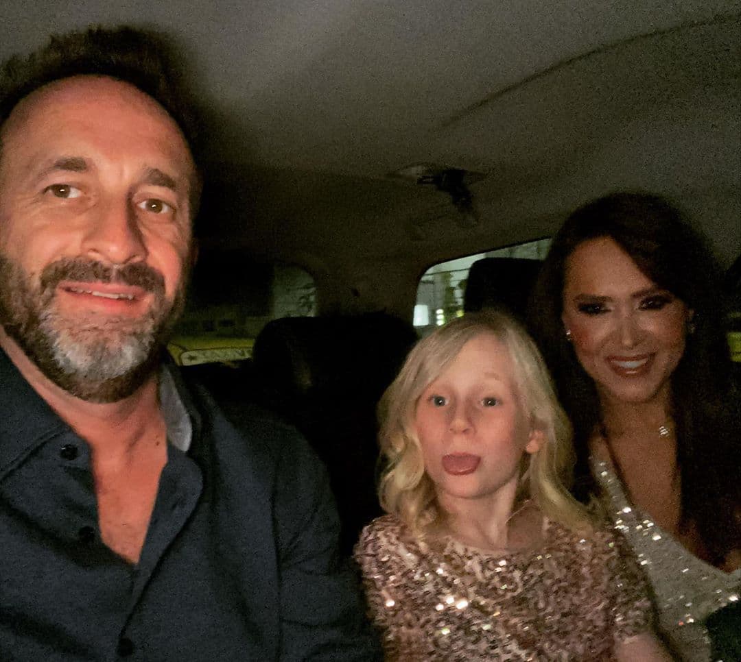 Sebastián Jiménez también ha mostrado que su novia y su hija se llevan muy bien.