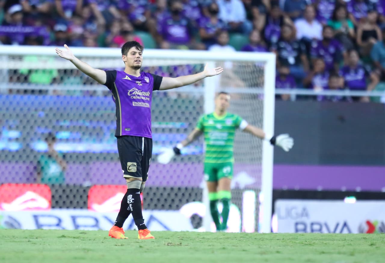 En un duelo muy parejo, los queretanos se pusieron en ventaja, pero no supieron cerrar el partido y los Cañoneros regresaron rápido para igualar el marcador y no irse con las manos vacías.