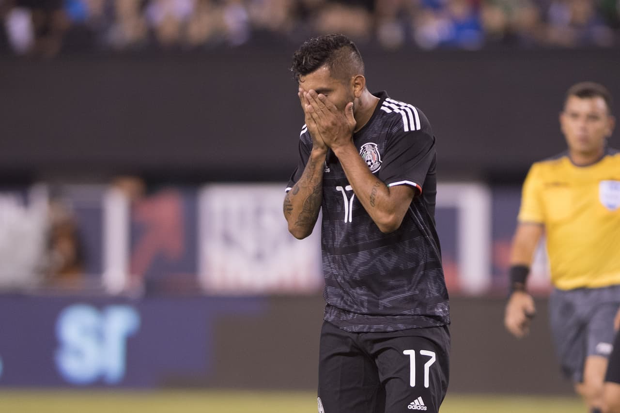Con goles de Chicharito Hernández, Érick Gutiérrez y Uriel Antuna, México vence 3-0 al equipo de las barras y las estrellas; Orozco atajó un penal.