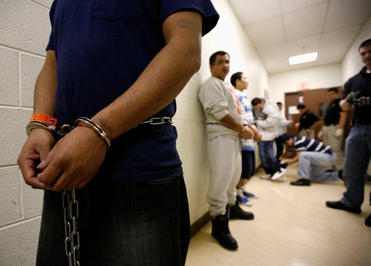 ¿Se pueden limpiar los antecedentes migratorios? Respondemos tus preguntas de inmigración