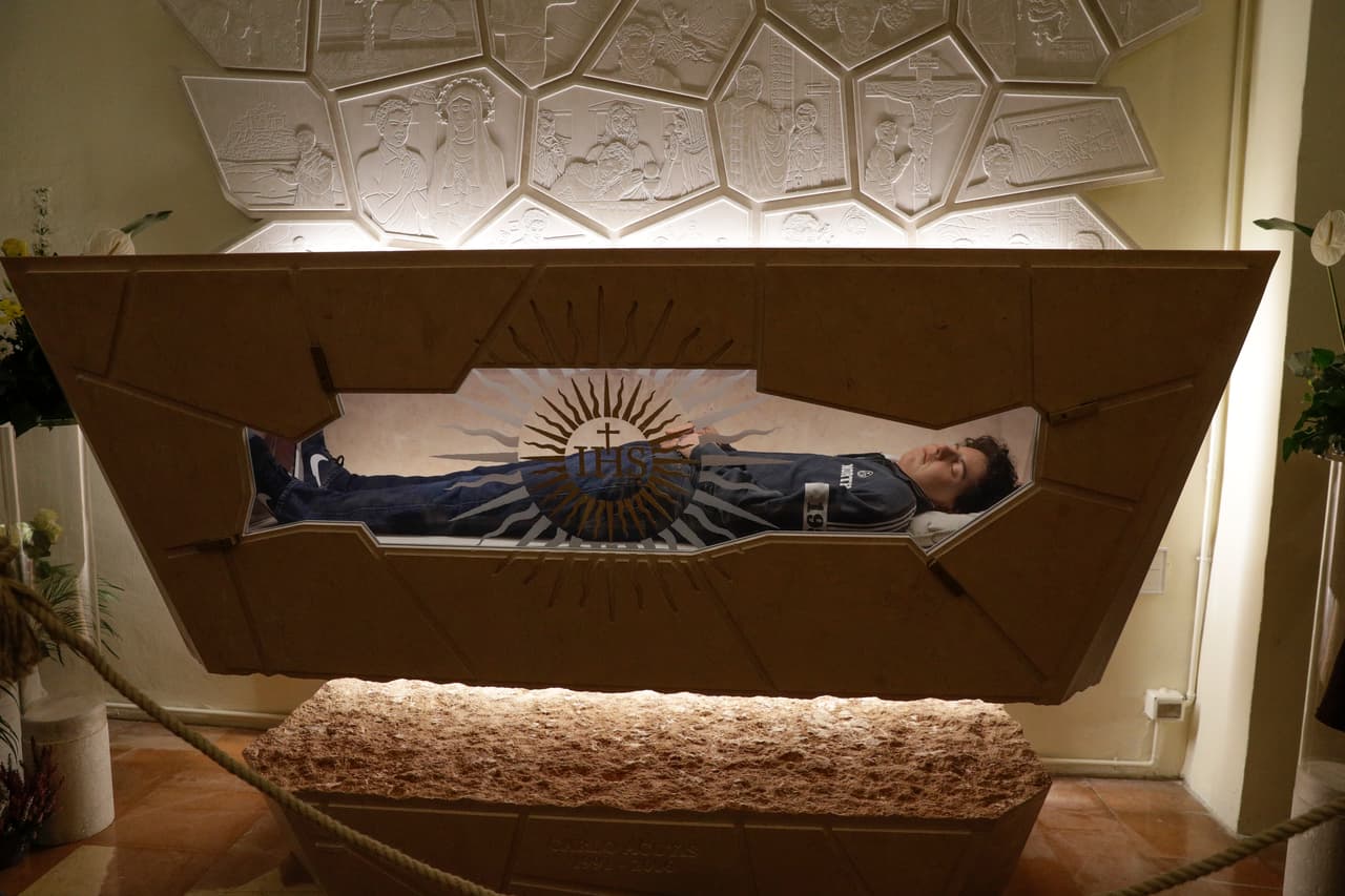  Carlo Acutis: el papa aprueba formalmente la canonización del primer 'santo millenial', al que se le atribuyen dos milagros