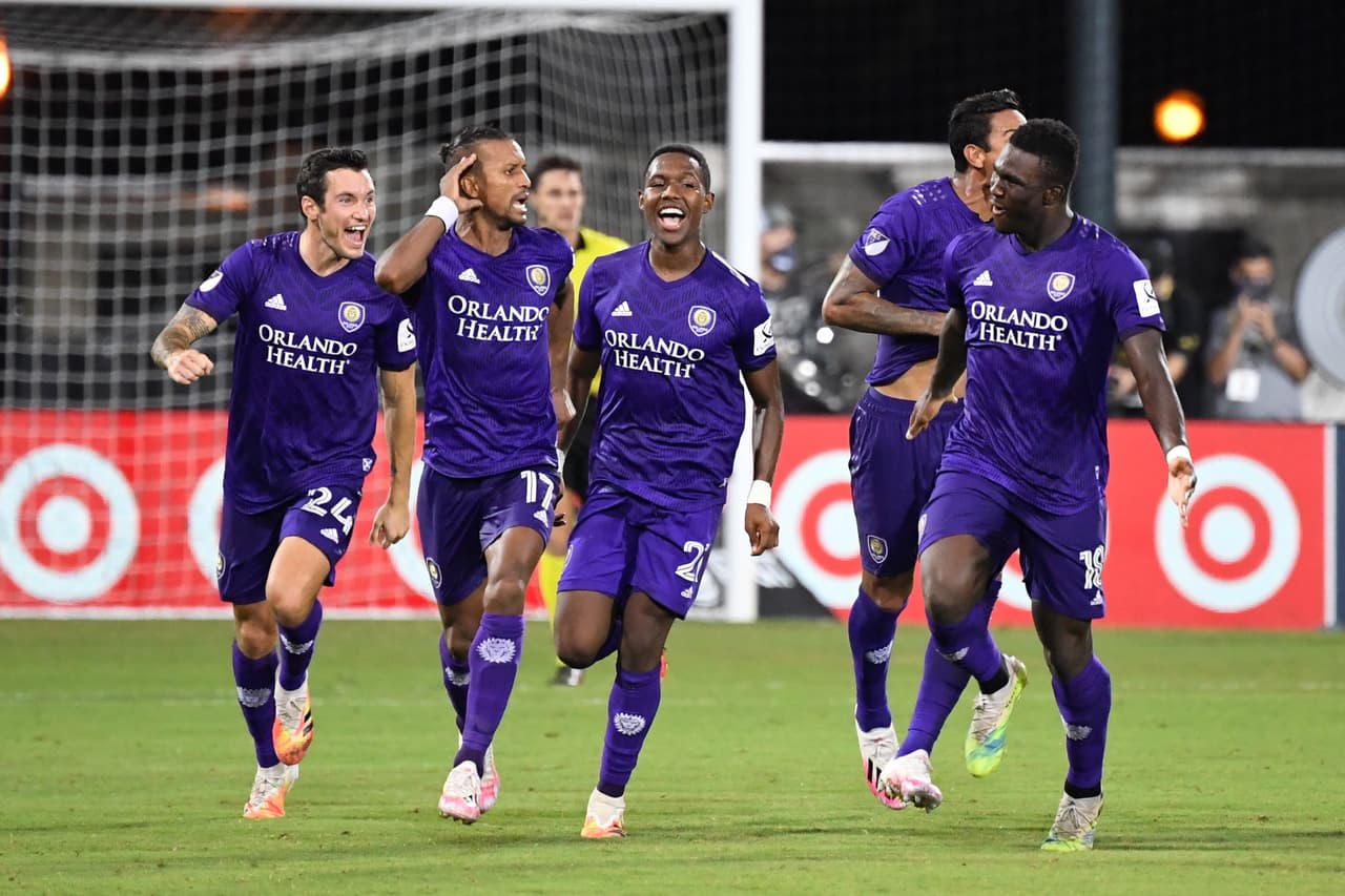 Orlando City celebró su triunfo ante LAFC.
