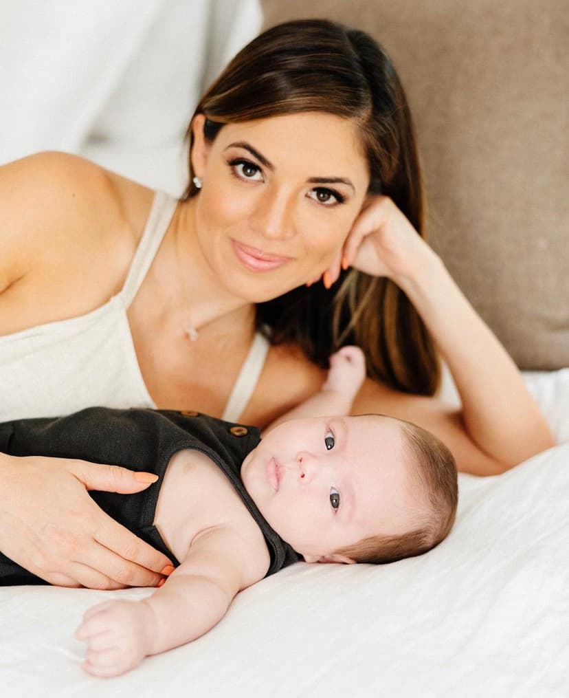 Conforme pasaba el tiempo, Pamela descubrió que el pequeño Ford había heredado su gusto por las fotografías. Desde muy chiquito 
<b>se sintió tan atraído por el lente que se ponía cómodo y, como su mamá, posaba feliz. </b>