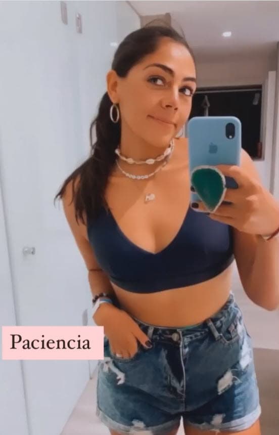 "Es un proyecto súper padre en el cual tenemos invitados especiales, actores y gente de televisión, con quienes hablamos de temas de interés general, como relaciones tóxicas, amor, trabajo, entre otros", explicó a TVNotas.
<br>