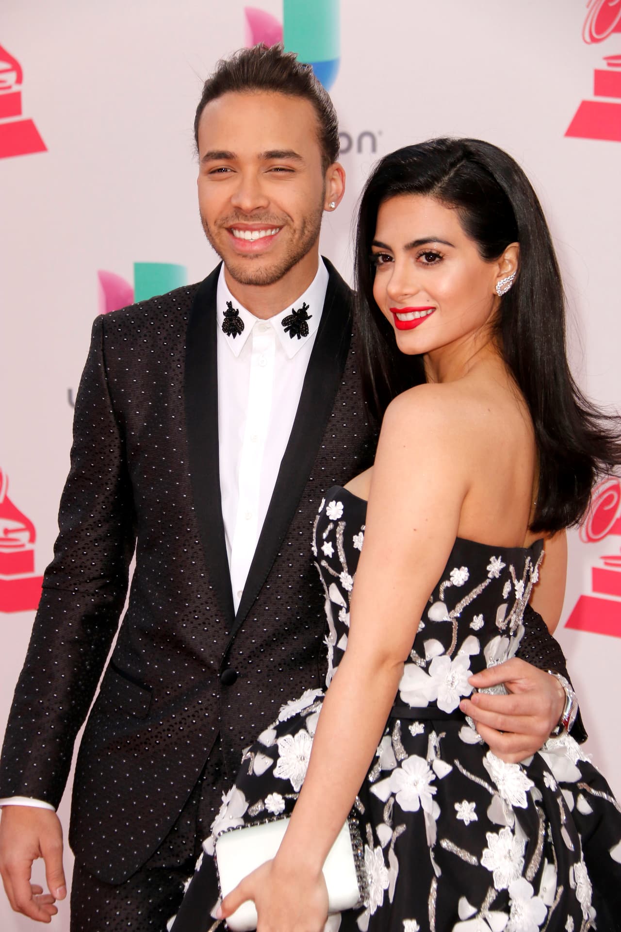 Las organizadoras se encargaron de planear cada uno de los aspectos del evento, desde buscar el lugar perfecto hasta de los regalos para que los invitados se sintieran como en casa. Señalaron que los novios tenían ciertas condiciones para el espacio donde se realizaría la boda, la principal era que tenía que mantener la intimidad de ellos y los invitados.
<br>