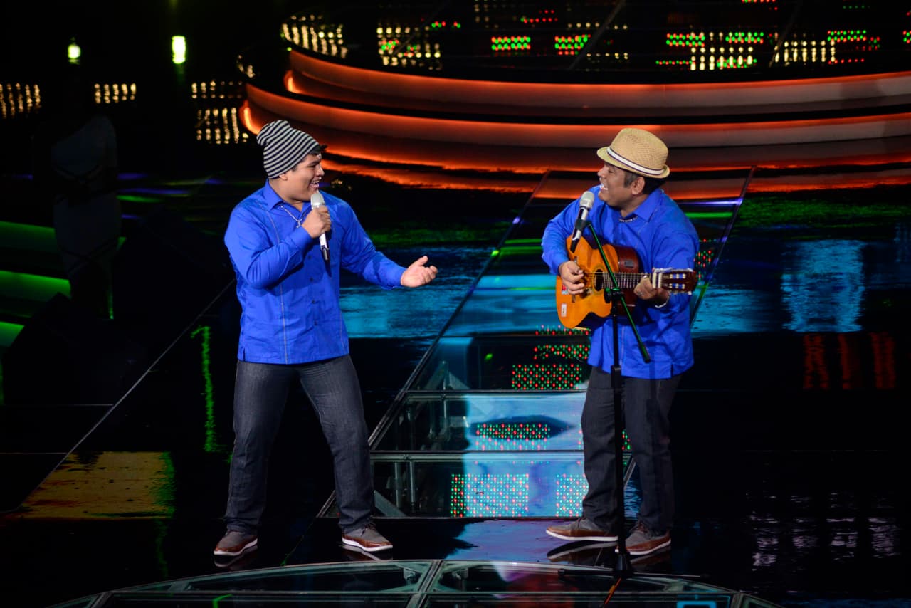 Cristian Castro y Espinoza Paz no pararon de ¿pelear?, los jueces fueron más duros, los capitanes se notaron un poco estresados, Gali lució súper sexy y una familia abandonó su sueño. Esto y más pasó en la segunda gala de Me Pongo De Pie.