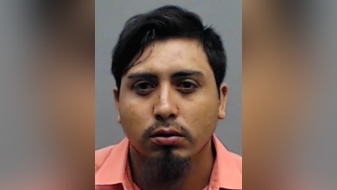 Acusan de asesinato al primo de niña hispana que fue hallada muerta en un pozo