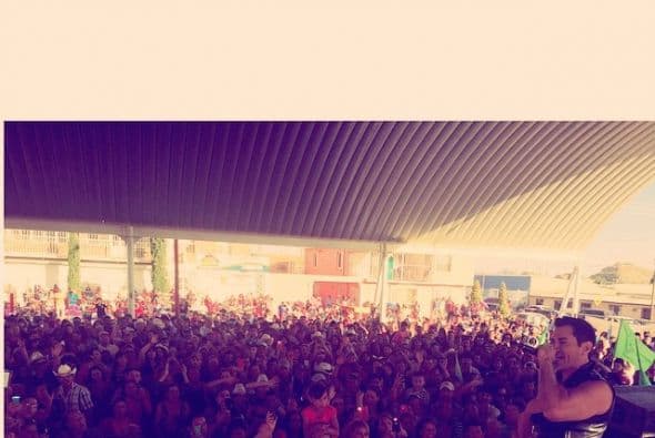 Ahora se encuentra promocionando su sencillo "Por Ti", del disco "Volverte a Enamorar".