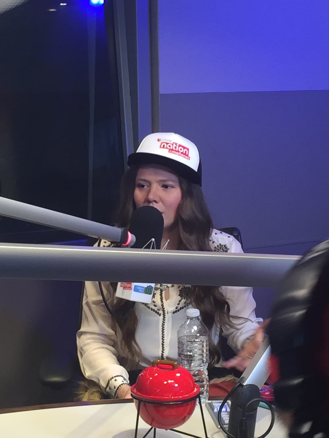 Los hermanos Jesse y Joy pasaron por los estudios de Uforia Nation para platicar con Pancho y Rene. Sin imaginar que Calibre 50 los iba a sorprender.