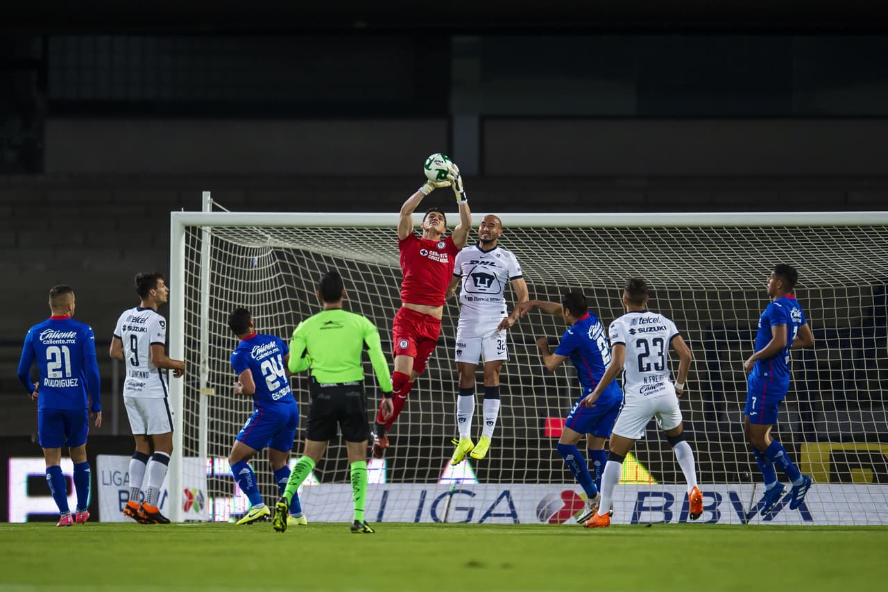Con goles de Juan Dinneno al 4 y al 37, gol de Carlos González al 41 y gol de Juan Pablo Vigón al 88, Pumas vence 4-0 y consigue la mayor remontada en la historia del futbol mexicano.