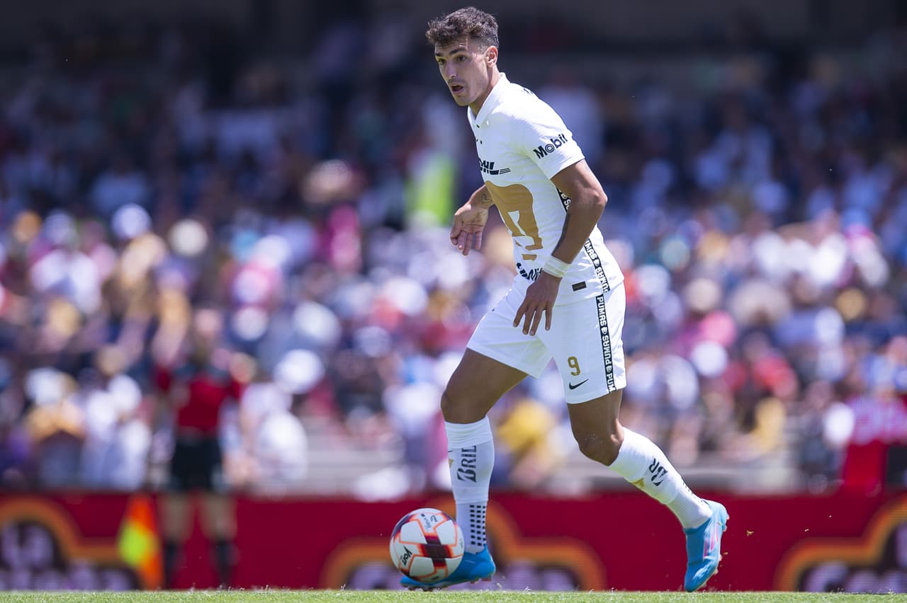 A pesar de haber jugado con 10 futbolistas la mayor parte del juego por la expulsión de Juan Ignacio Dinenno, los Pumas lograron una vital victoria ante Rayados.