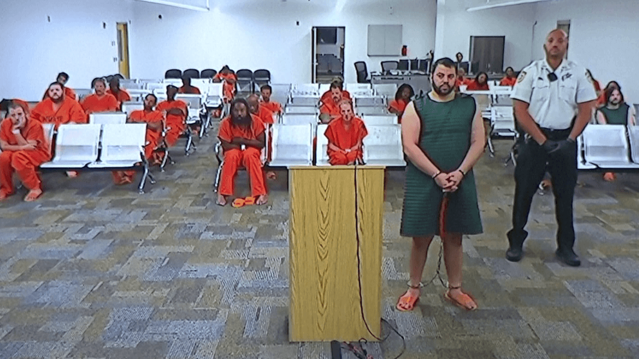 Sospechoso de asesinar a universitarios en Florida preguntó a ChatGPT cómo deshacerse de los cuerpos
