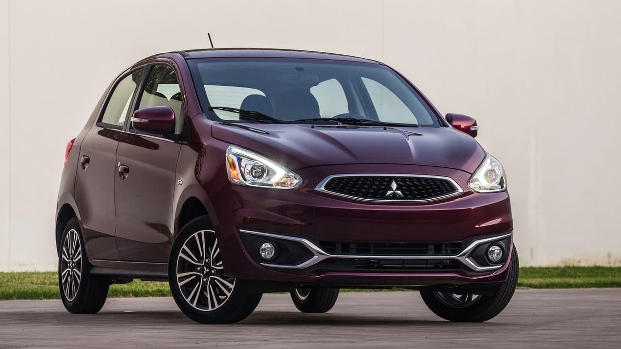 <h3 class="cms-h3-H3">Mitsubishi Mirage ES - 0 a 60 mph en 12.1 segundos</h3>
<br>
<br>Solo una décima de segundo separa al auto más lento de los Estados Unidos en 2018 del primer finalista. Aparte del Ford Focus ES, el Mitsubishi Mirage el único auto equipado con un motor de 3 cilindros en esta lista, sin embargo a pesar de ser más pequeño y liviano, logró un resultado mucho peor. Su motor de 1.2 litros de desplazamiento solo produce unos miserables 74 caballos de fuerza lo que explica su lentitud. Lo bueno es la economía de combustible combinada que ofrece de 37 millas por galón.
<br>
<br>En cualquier caso, subirse en una autopista a bordo del Mitsubishi Mirage nunca será la mejor de las ideas.