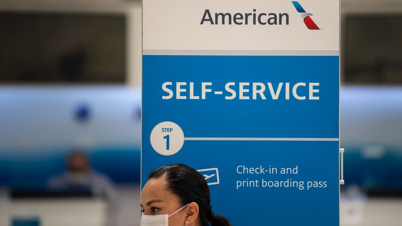 American Airlines con sede en Fort Worth anuncia cancelación de vuelos hasta mediados de julio