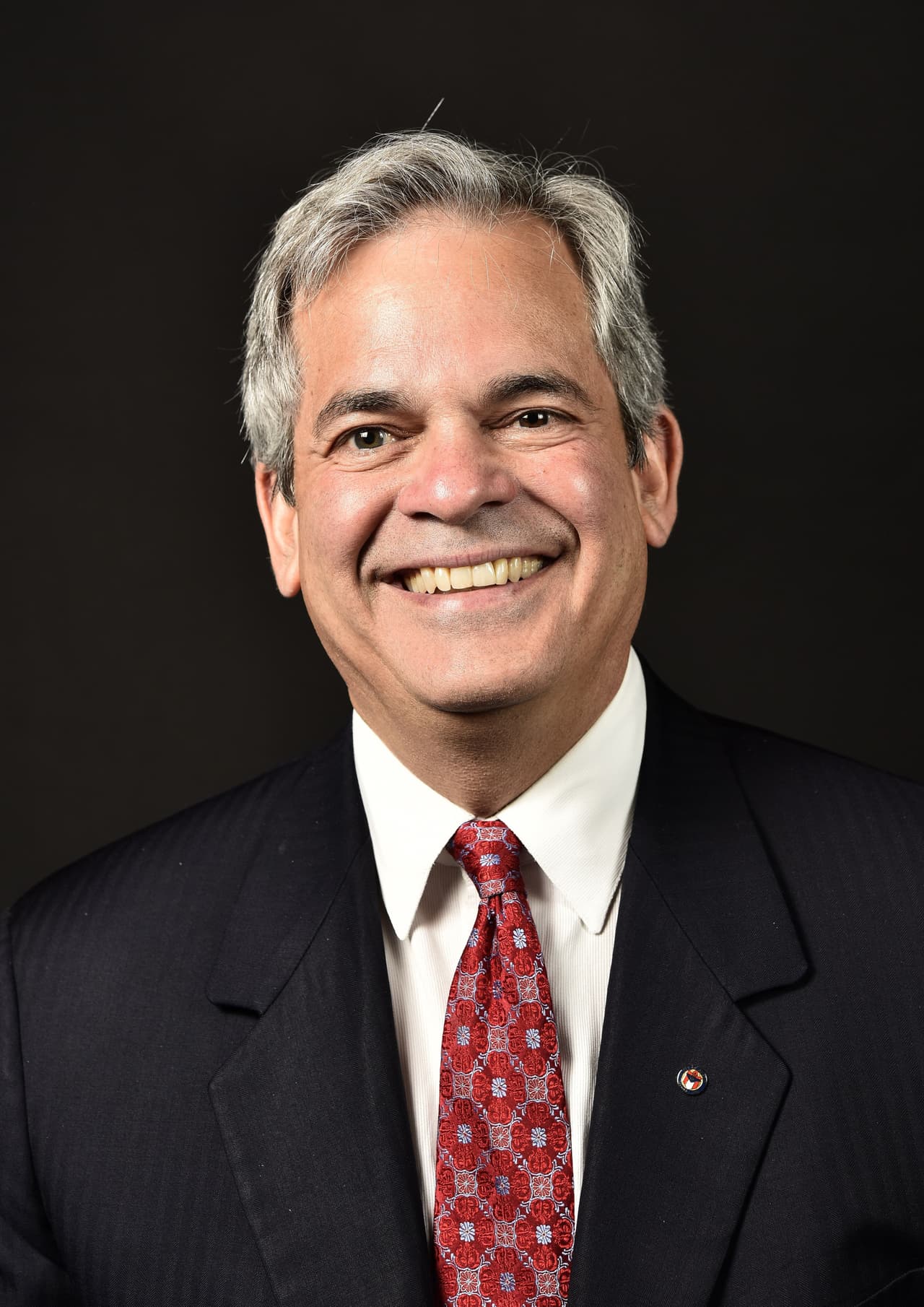 <b>Steve Adler.</b> El alcalde de la capital de Texas ha sido uno de los mayores defensores de los inmigrantes. En enero afirmó que los inmigrantes han sido y seguirán siendo parte de la comunidad de Austin, y que el odio no tiene lugar en esta ciudad. “Los inmigrantes son parte de lo que somos y lo que siempre hemos sido… Es parte del porqué nuestra comunidad y nuestro país son tan fuertes como lo son”, dijo Adler.