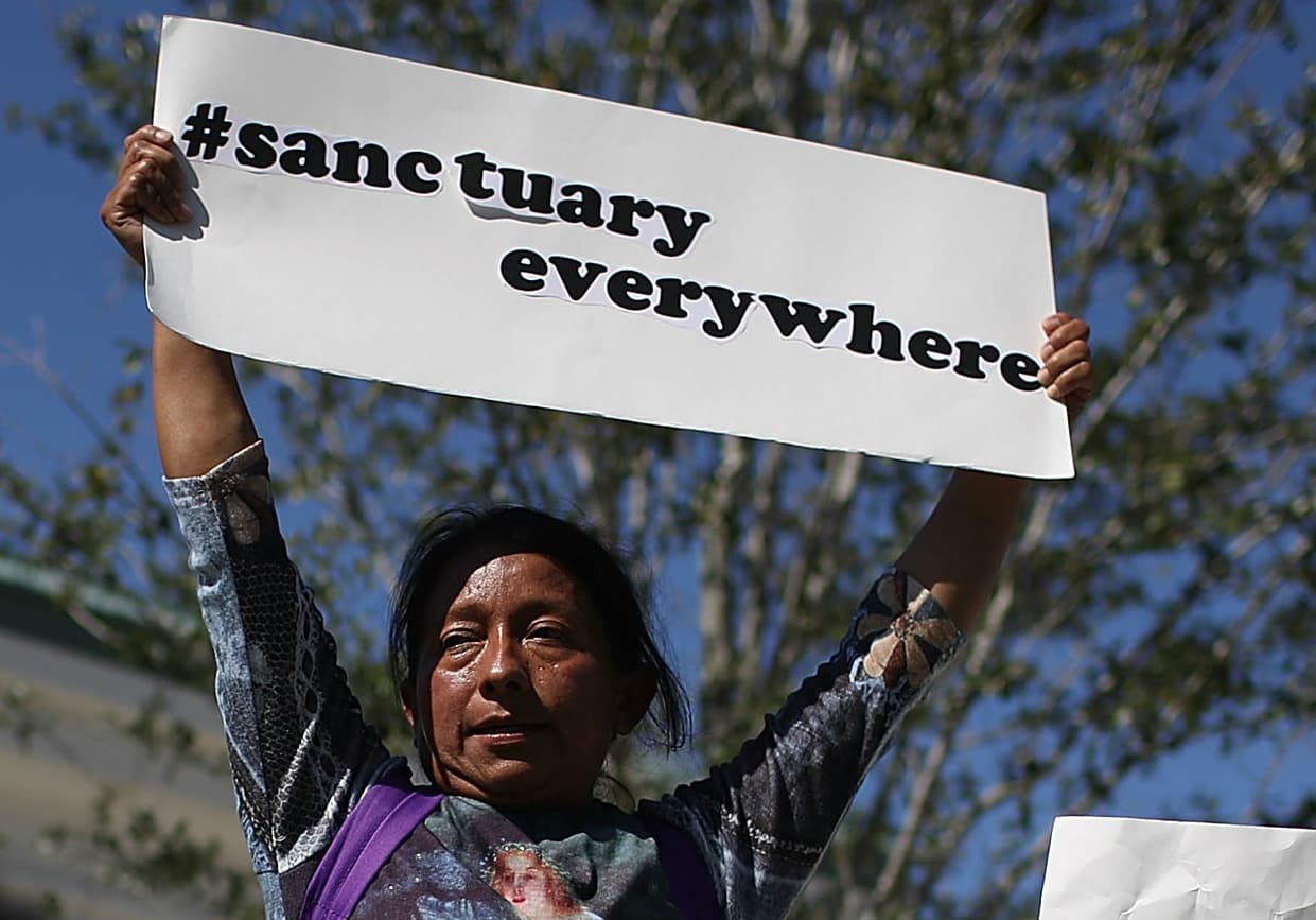 Las medidas contra las ciudades santuario ponen en riesgo la salud de los latinos, independientemente de su estatus migratorio
