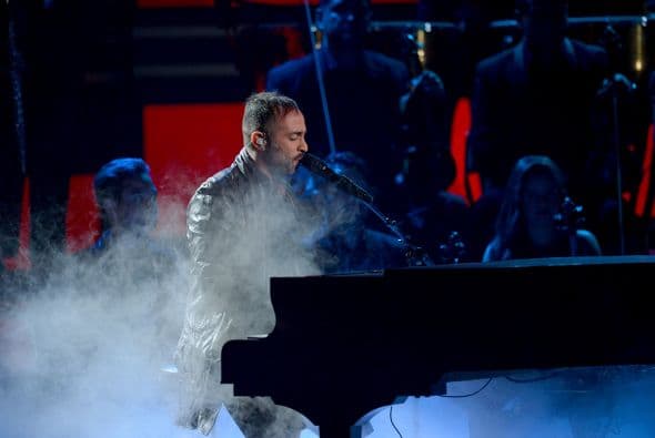 Camila tuvo una de las primeras presentaciones de la noche y fue el tema 'La vida entera' el que interpretaron en esta ocasión.